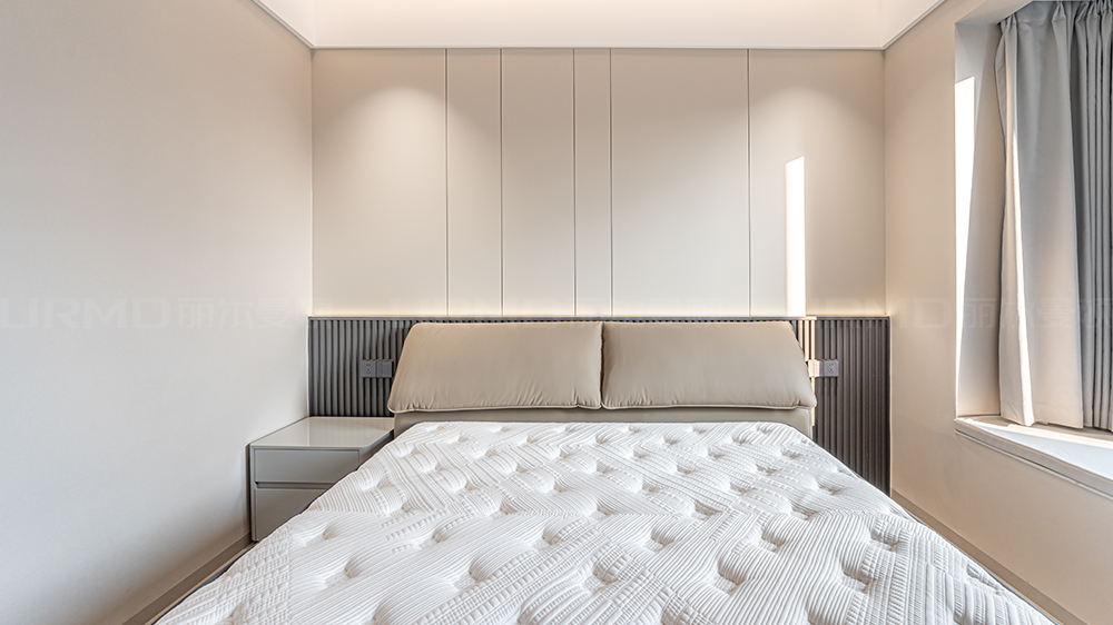 現(xiàn)代輕奢風-招商雍山湖